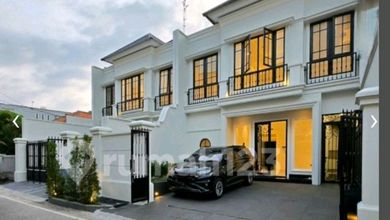 Hunian Mewah di Cempaka Putih, Jakarta Pusat, 5 KT, LT 169m²