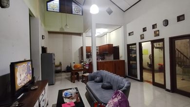 Hunian Mewah di Penggilingan, Jakarta Timur, 5 Kamar Tidur, LT 224m²