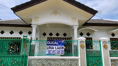 Kesempatan Rumah di Jatiwaringin, Bekasi, LB 180m², Harga 1,4 Miliar