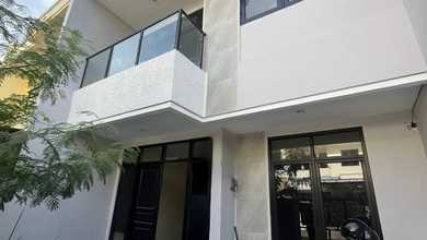 Rumah Sewa Nyaman Lokasi Taman Palem, Jakarta Barat, LB 132m²