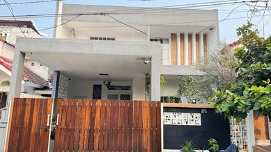 Rumah Eksklusif Luas 180 m2, area Serpong, Tangerang Selatan