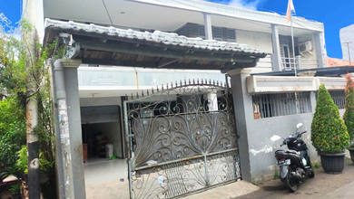 Hunian Elegan di Kebon Jeruk, Jakarta Barat, 8 KT, LT 663m²