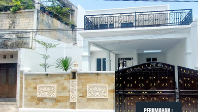 Kesempatan Rumah di Pamulang, Tangerang Selatan, LB 200m², Harga 2,5 Miliar