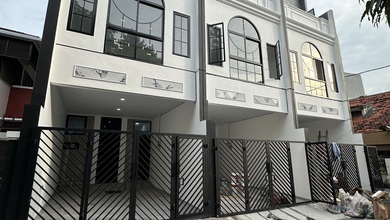 Hunian Favorit di Grogol Petamburan, Jakarta Barat, 4 KT, Harga 2,35 Miliar