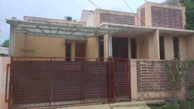 Jual Rumah Strategis di Gunung Putri, Bogor - LT 135m²