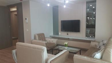 Disewa Apartemen Siap Huni 4 BR di Puri Indah, Jakarta Barat Lokasi Terbaik