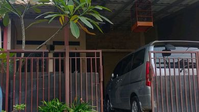 Kesempatan Rumah di Bintara, Bekasi, LB 90m², Harga 1,3 Miliar