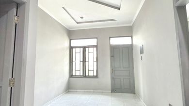 Hunian Mewah di Kayu Putih, Jakarta Timur, 4 KT, LT 148m²