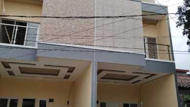 Rumah Siap Pakai di Area Harapan Indah, Bekasi, LT 75m²