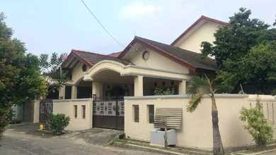 Jual Rumah Siap Huni area Jatiwaringin, Bekasi, Luas 300 m2