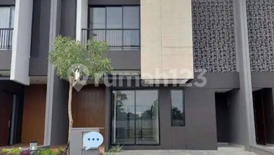 Rumah Favorit di Suvarna Sutera, Tangerang, 4 KT, Harga 2,25 Miliar