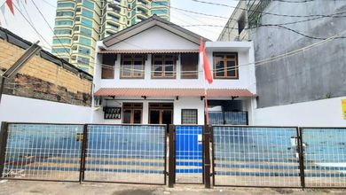 Hunian Mewah di Pancoran, Jakarta Selatan, 15 Kamar Tidur, LT 316m²