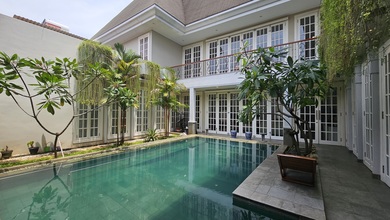 Hunian Elegan di Condet, Jakarta Timur, 5 Kamar Tidur, LT 844m²