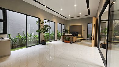 Rumah Area Premium BSD, Tangerang Selatan - Harga Menarik 7,05 Miliar