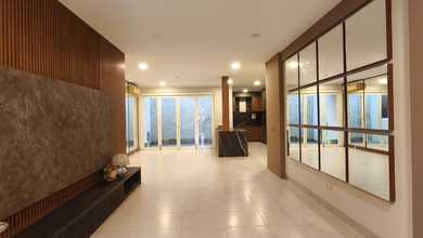 Kesempatan Rumah di Karawaci, Tangerang, LB 200m², Harga 2,5 Miliar