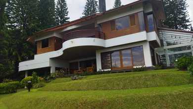 Villa Mewah, Dekat Tempat Wisata, Cocok untuk Rombongan