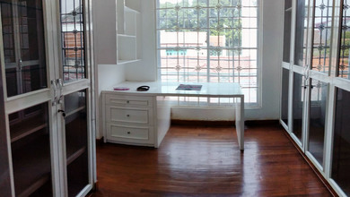 Dijual rumah Eksklusif di Kembangan, Jakarta Barat - LT 120m²