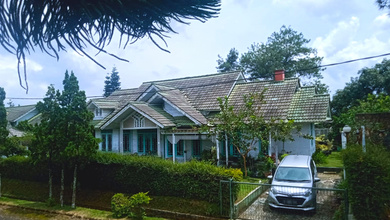 Villa Adem Sejuk Dekat Taman Bunga! Cipanas Bogor, SHM, 4 Kamar, 527m – Dijual Murah!