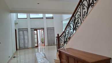 Rumah Strategis untuk Disewakan di Pondok Indah, Jakarta Selatan, Harga 800 Juta /tahun