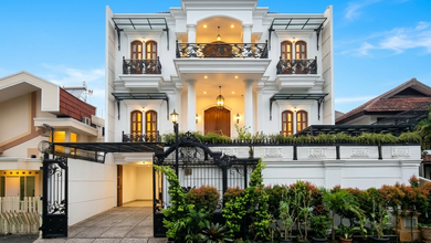 For Sale rumah Eksklusif di Kedoya Baru, Jakarta Barat - LT 322m²