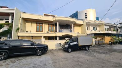 Rumah Elit Luas 232 m2, di Jelambar, Jakarta Barat