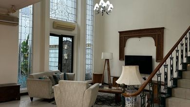 Rumah Siap Huni di Pondok Indah, Jakarta Selatan, LT 385m², Harga 650 Juta /tahun