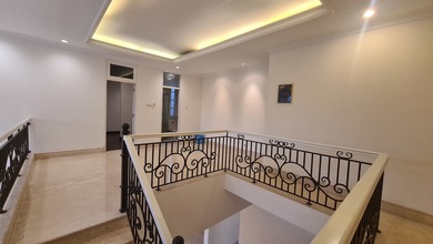 Penawaran Langka, rumah Mewah di Pondok Indah, Jakarta Selatan, LB 300m²