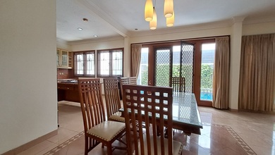 Dikontrakkan Rumah Terjangkau di Pondok Indah, Jakarta Selatan, LT 300m²