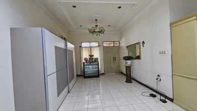 Dijual rumah Eksklusif di Grogol, Jakarta Barat - LT 205m²