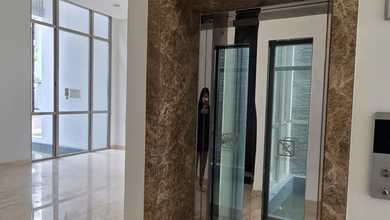 Rumah Megah Semi Furnished Lokasi Strategis Daerah Pantai Indah Kapuk