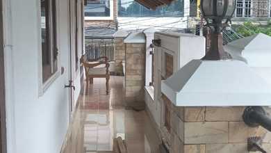 Hunian Mewah di Tanjung Duren Utara, Jakarta Barat, 4 KT, LT 195m²