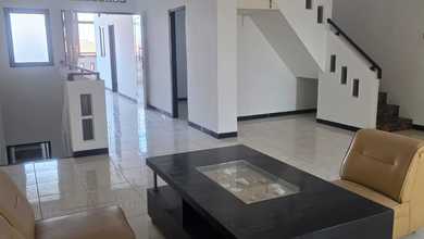 Rumah Dijual di Poris, Tangerang, LB 310m², Harga Terbaik!