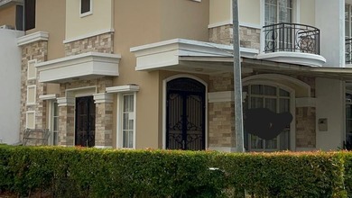 Rumah Elegan di Green Lake City, Jakarta Barat, 3 Kamar Tidur, LT 132m²