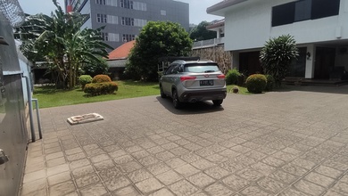 Ruko tomang pinggir jalan