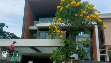 Rumah Area Premium Citraland, Surabaya - Harga Terbaik 7,75 Miliar