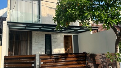 Rumah Dijual di Sukolilo, Surabaya, LB 200m², Harga Terbaik!