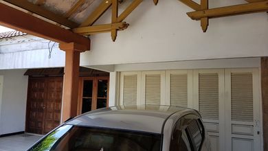 Rumah Mewah di Sukomanunggal, Surabaya, 4 Kamar Tidur, LT 480m²