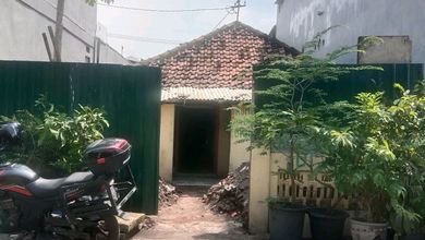Properti Siap Huni di Kawasan Petemon, Surabaya, LT 152m²