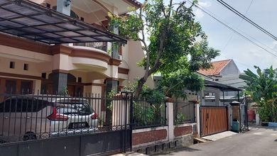 Dijual rumah Premium di Ciputat Timur, Tangerang Selatan - LT 250m²