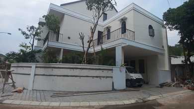 Rumah Mewah di Kawasan BSD Kencana Loka, Tangerang, LB 330m², Harga 4,65 Miliar