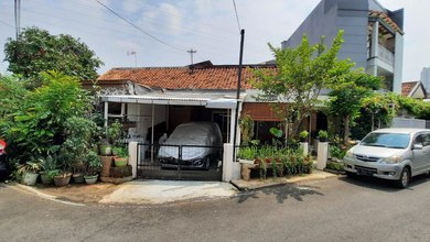 Rumah Elegan di Bendungan Hilir, Jakarta Pusat, 7 KT, LT 194m²
