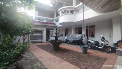 Rumah Elegan di Kalibata, Jakarta Selatan, 7 KT, LT 489m²