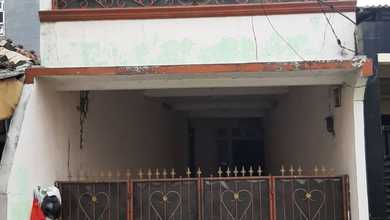 Rumah Dijual di Condet, Jakarta Timur, LB 240m², Harga Kompetitif!