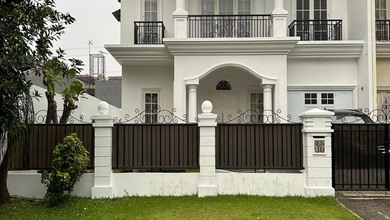 Jual Rumah Cantik Luas 276 m2 di Legenda Wisata, Bogor