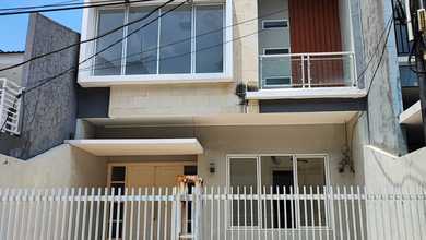 Dijual rumah Eksklusif di Kelapa Gading, Jakarta Utara - LT 126m²