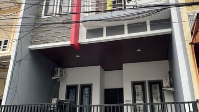 Rumah Elite di Kawasan Kelapa Gading, Jakarta Utara, LB 200m², Harga 2,95 Miliar