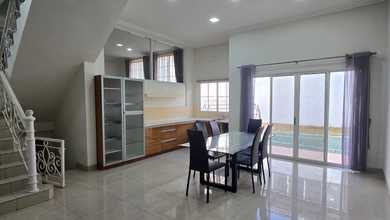 Disewakan Rumah Murah di Pantai Indah Kapuk, Jakarta Utara, LT 250m²