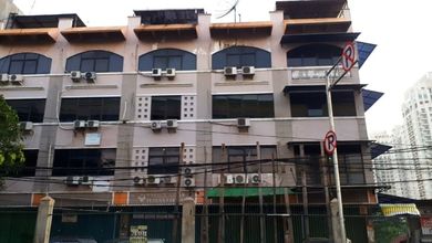 Di jual 5 ruko gandeng di kebayoran baru