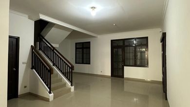 Penawaran Eksklusif, rumah Prestisius di Banjar Wijaya, Tangerang, LB 350m²