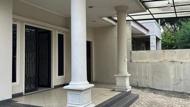 Kesempatan Eksklusif, rumah Mewah di Pondok Indah, Jakarta Selatan, LB 250m²